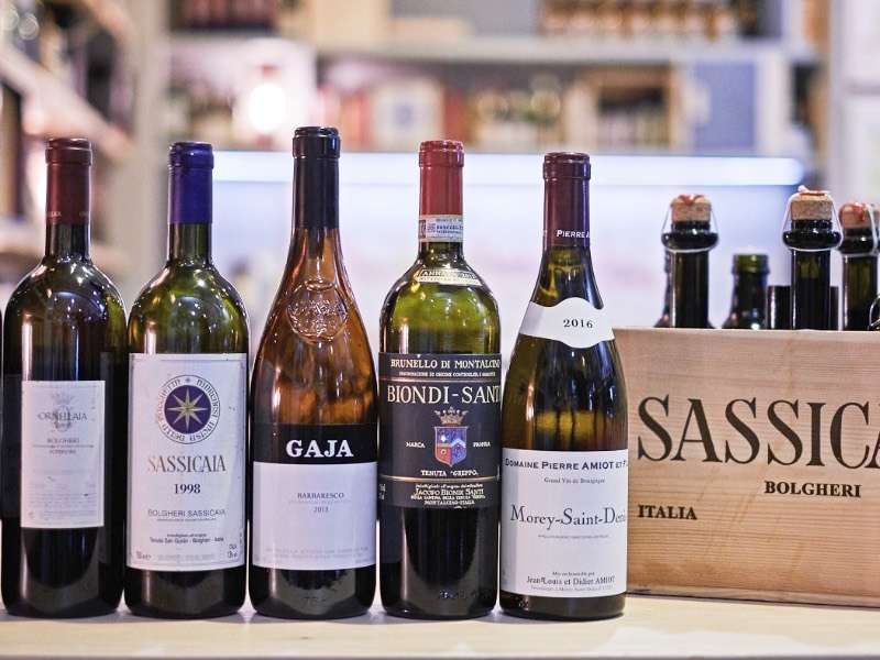 taste the legends wine tasting dinner and golf cart tour